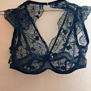 Elegant Lace Bralette in Black